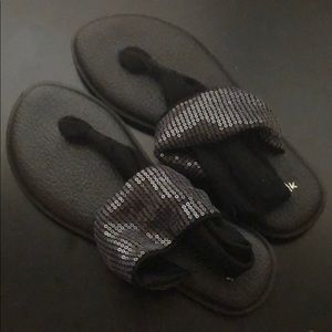 Sanuk women’s yoga sling sandals